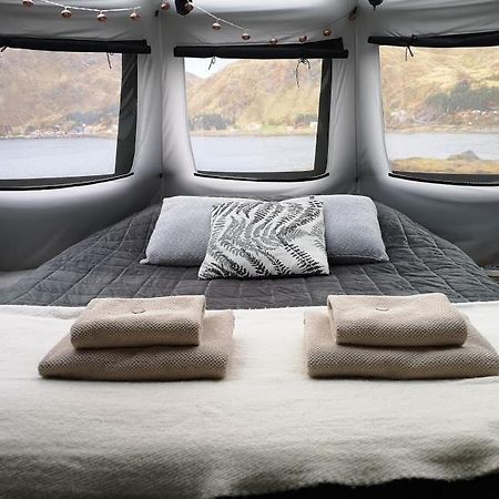 Отель Glamping Lofoten Kongsjorda Экстерьер фото
