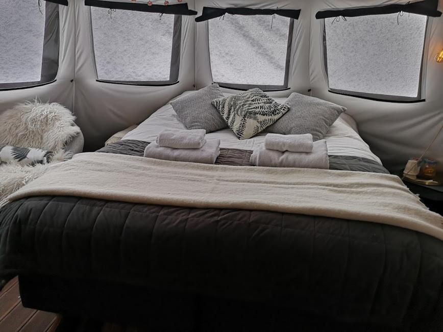 Отель Glamping Lofoten Kongsjorda Экстерьер фото